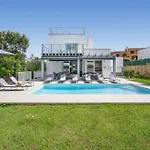 Luxury - Amazing Sea Views *